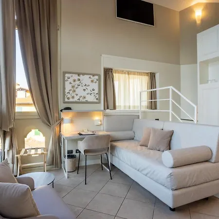 Casa Du Lac, By R Collection Hotel 4*