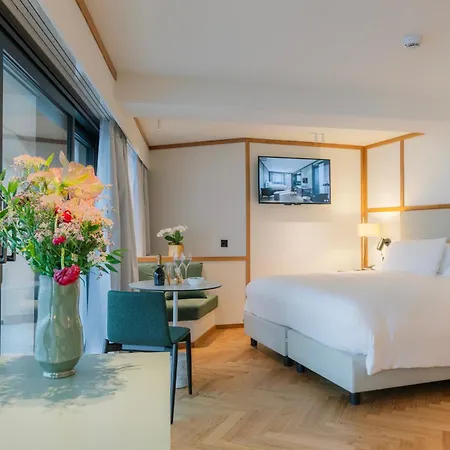 Casa Du Lac, By R Collection Hotel 4*